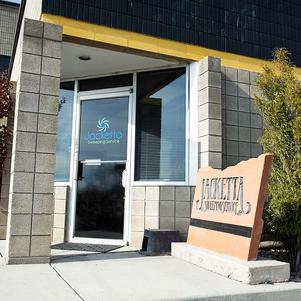 Premium Power Washing Services for Retail Exteriors